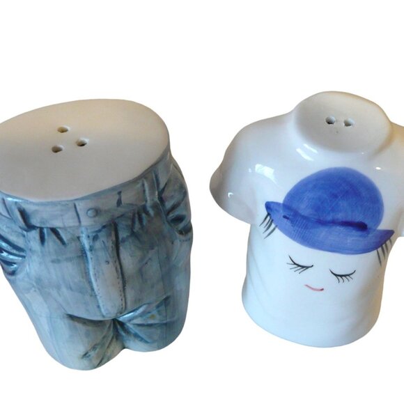 Vintage Stackable Salt & Pepper Shakers T-Shirt + Jeans Food Storage Kitchen - Picture 1 of 4